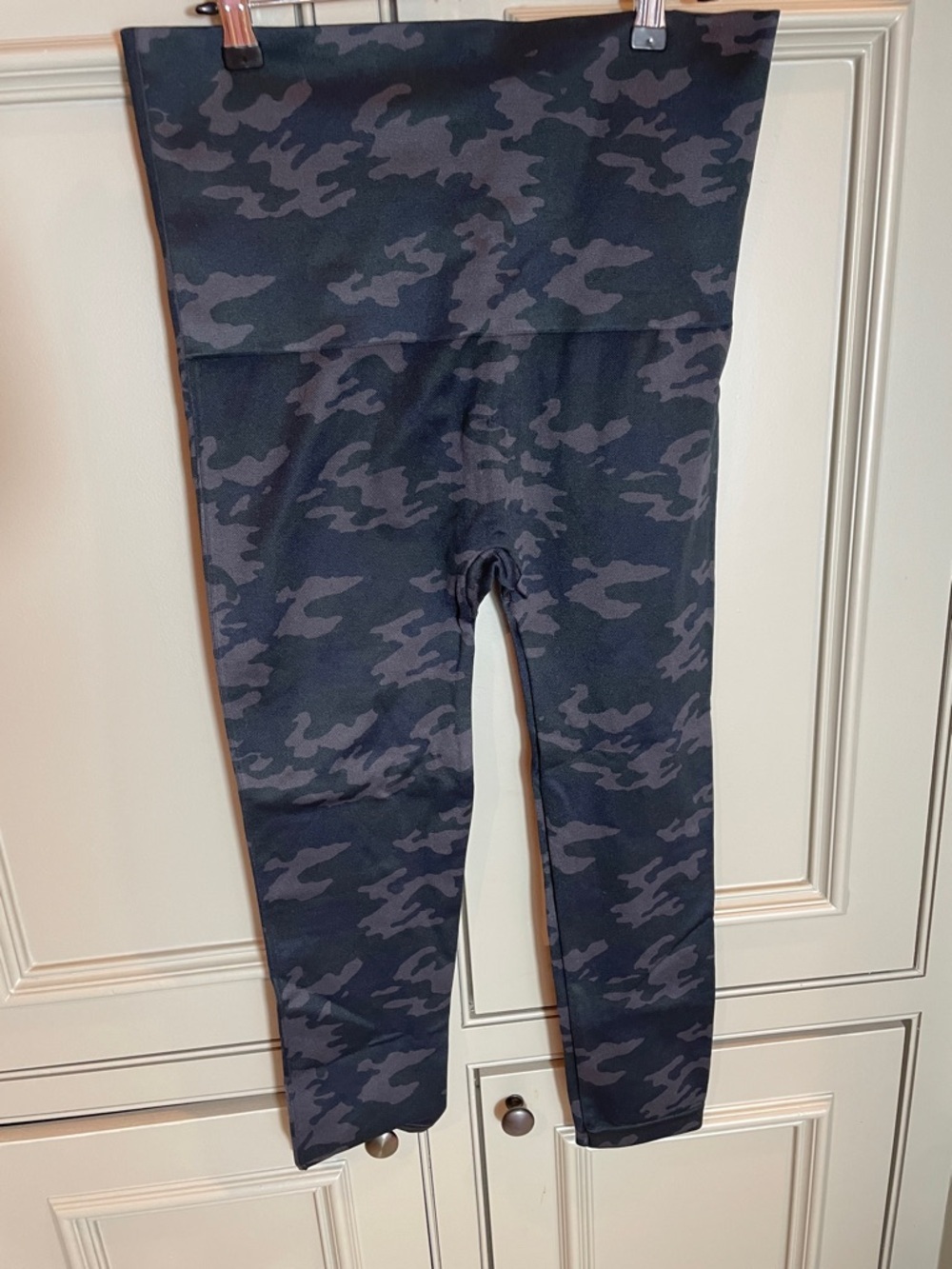 SPANX Women’s 3XL Camo Leggings Great Compression in Black & Gray Tummy Control - Picture 1 of 3